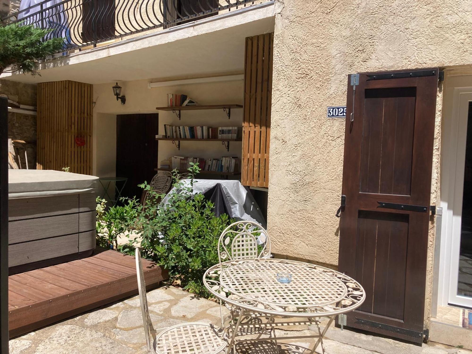 Le Studio D Aurelie Avec Spa Ete En Pleine Campagne Et Proche De Toute Commodite Roquemaure  Exteriér fotografie